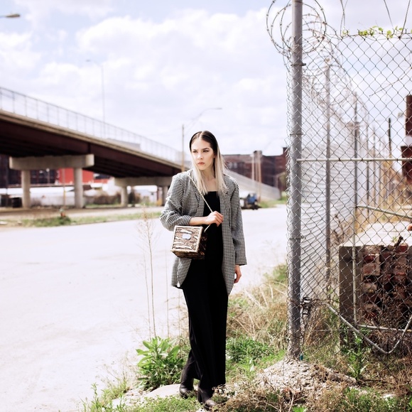 Sequin leopard Cube Purse - Picture 2 of 2